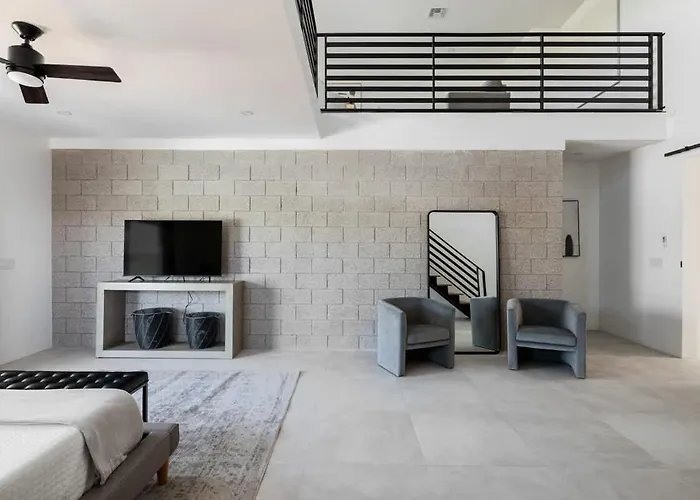 Сasa de vacaciones Foothills Upscale Retreat With Heated Pool *