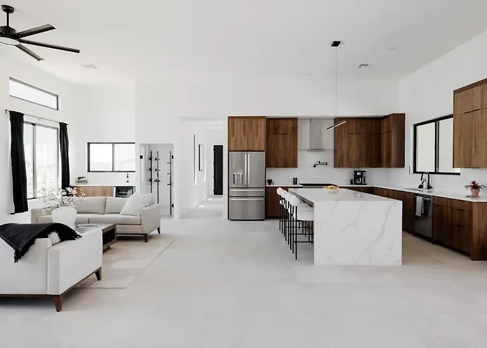 Foothills Upscale Retreat With Heated Pool * Tucson
